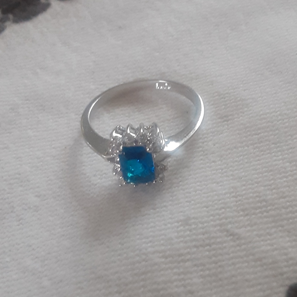Sliver ring size 8